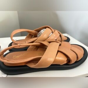 Seychelles Women's Tan Cross-Strap Sandals